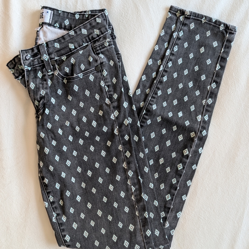 Paige Verdugo Ultra Skinny Jeans Size 25 – Black Geometric Print, 28” Inseam